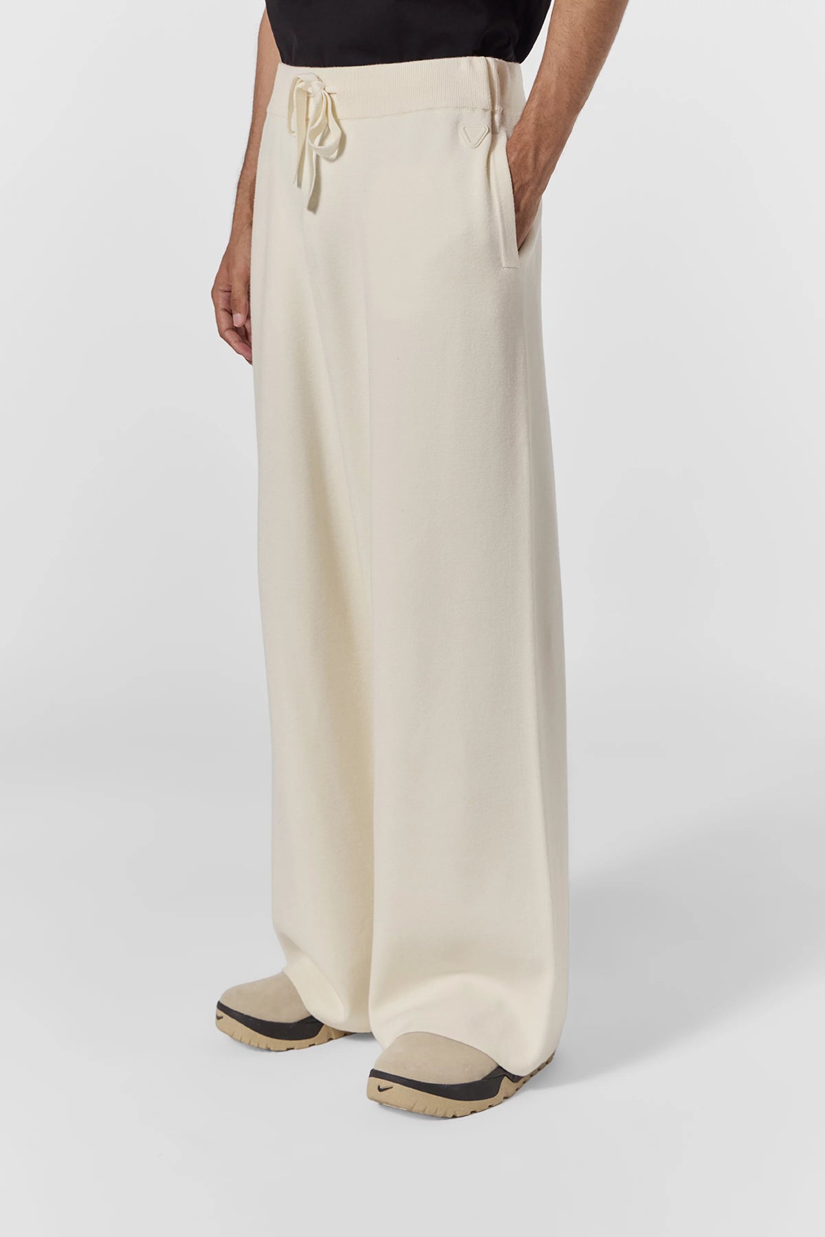 PANTALON AMARO LOOSE EN MAILLE SOUPLE